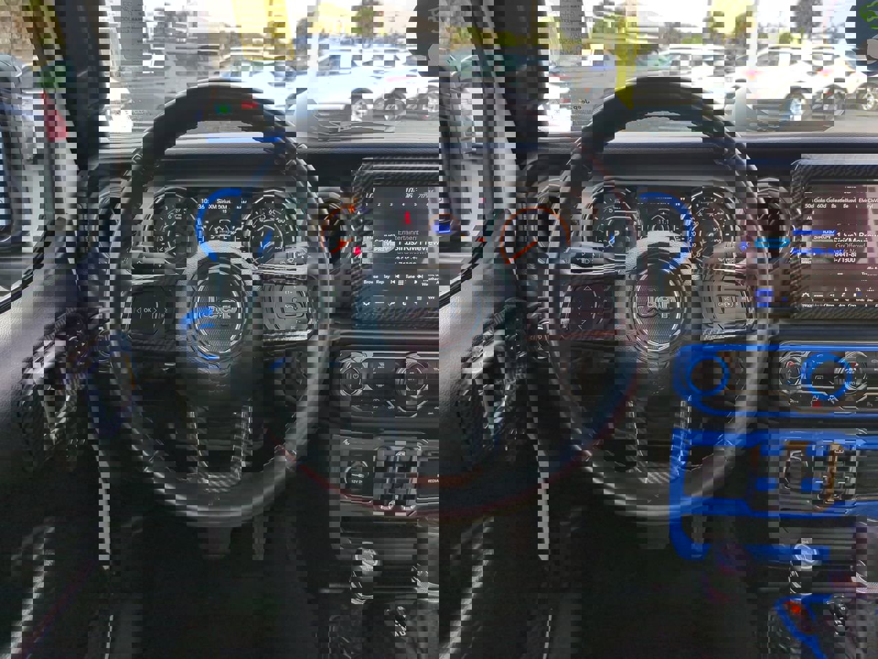 Used 2022 Jeep Gladiator Willys image 16