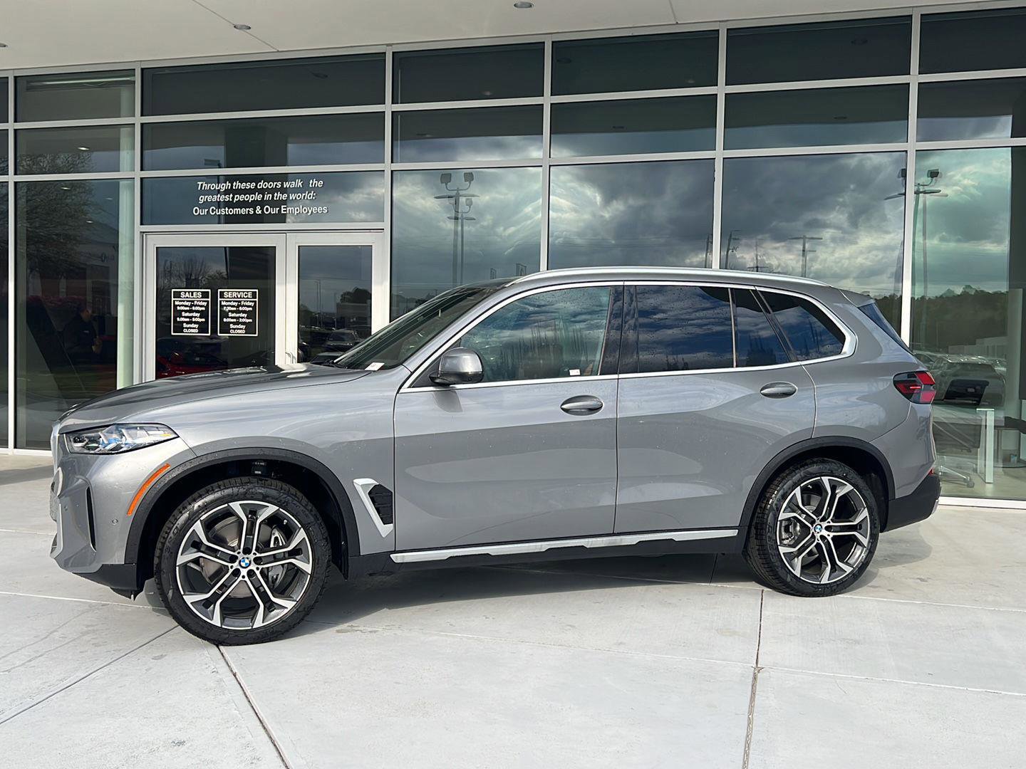New 2026 BMW X5 sDrive40i image 4