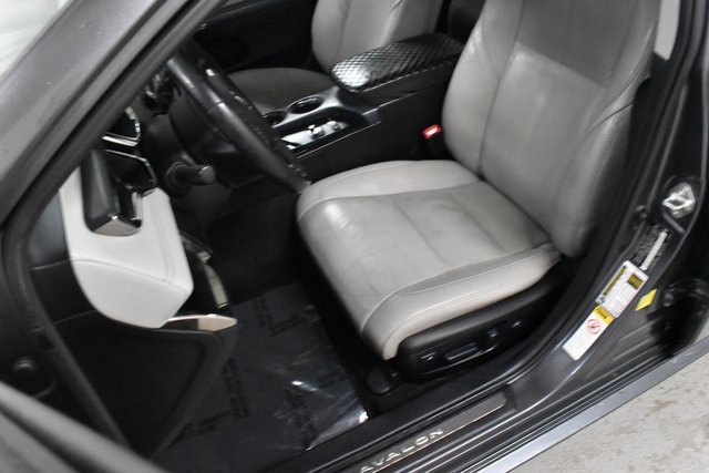 Used 2014 Toyota Avalon Limited image 13