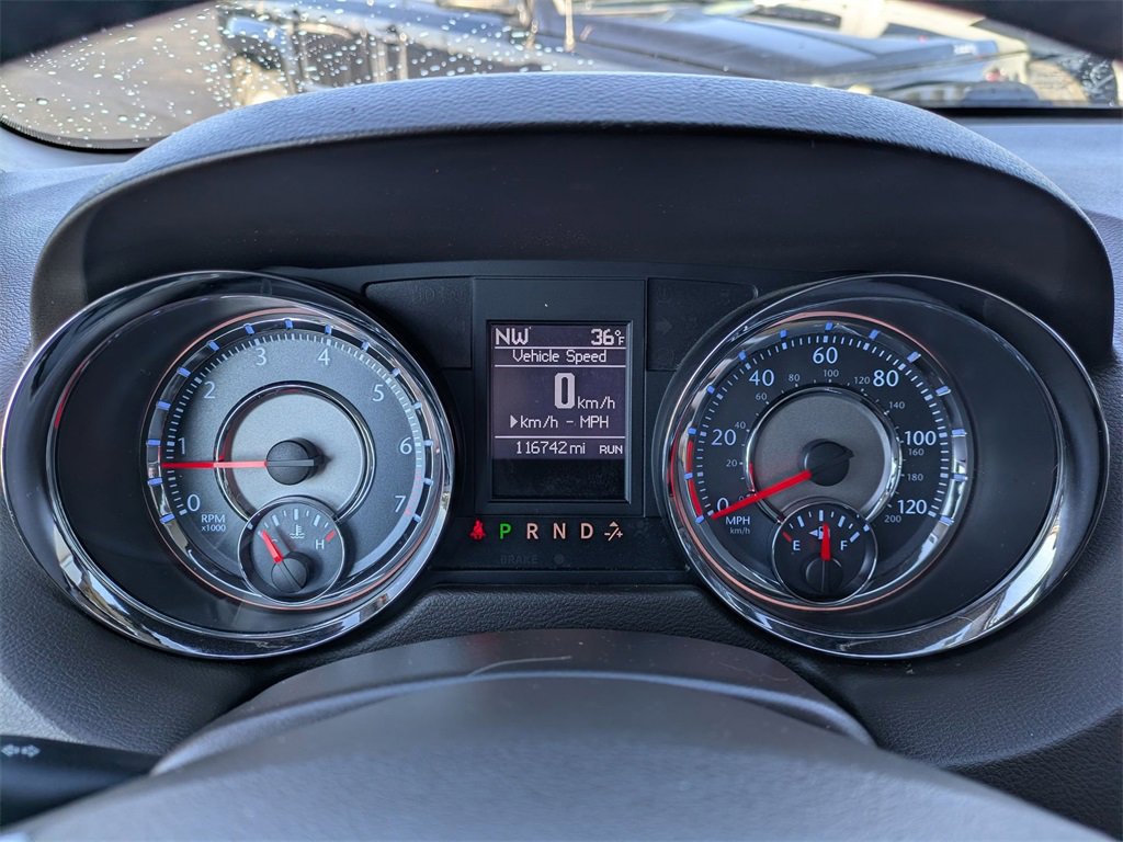 Used 2014 Chrysler Town & Country Touring-L w/ Driver Convenience Group image 11