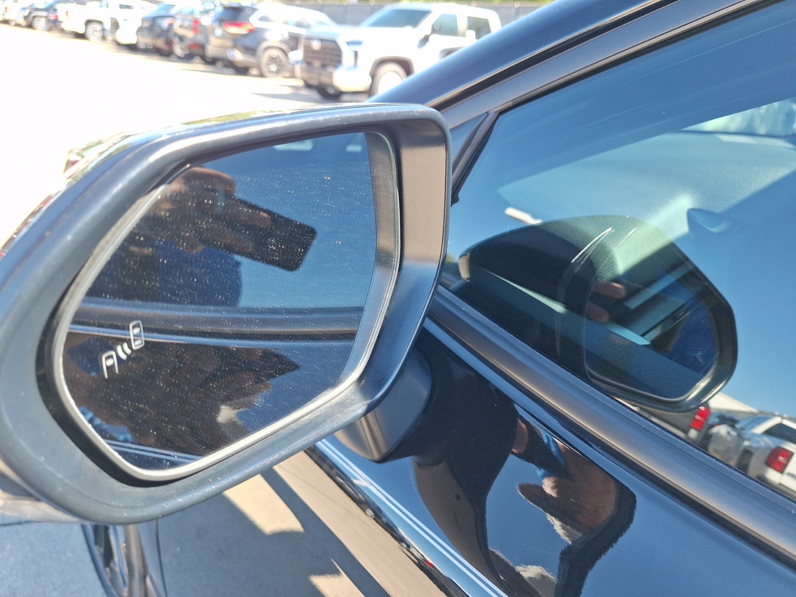 Used 2025 Toyota Camry SE w/ Convenience Package FWD image 14