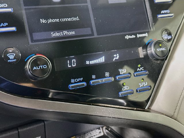 Certified 2020 Toyota Camry XLE FWD image 17