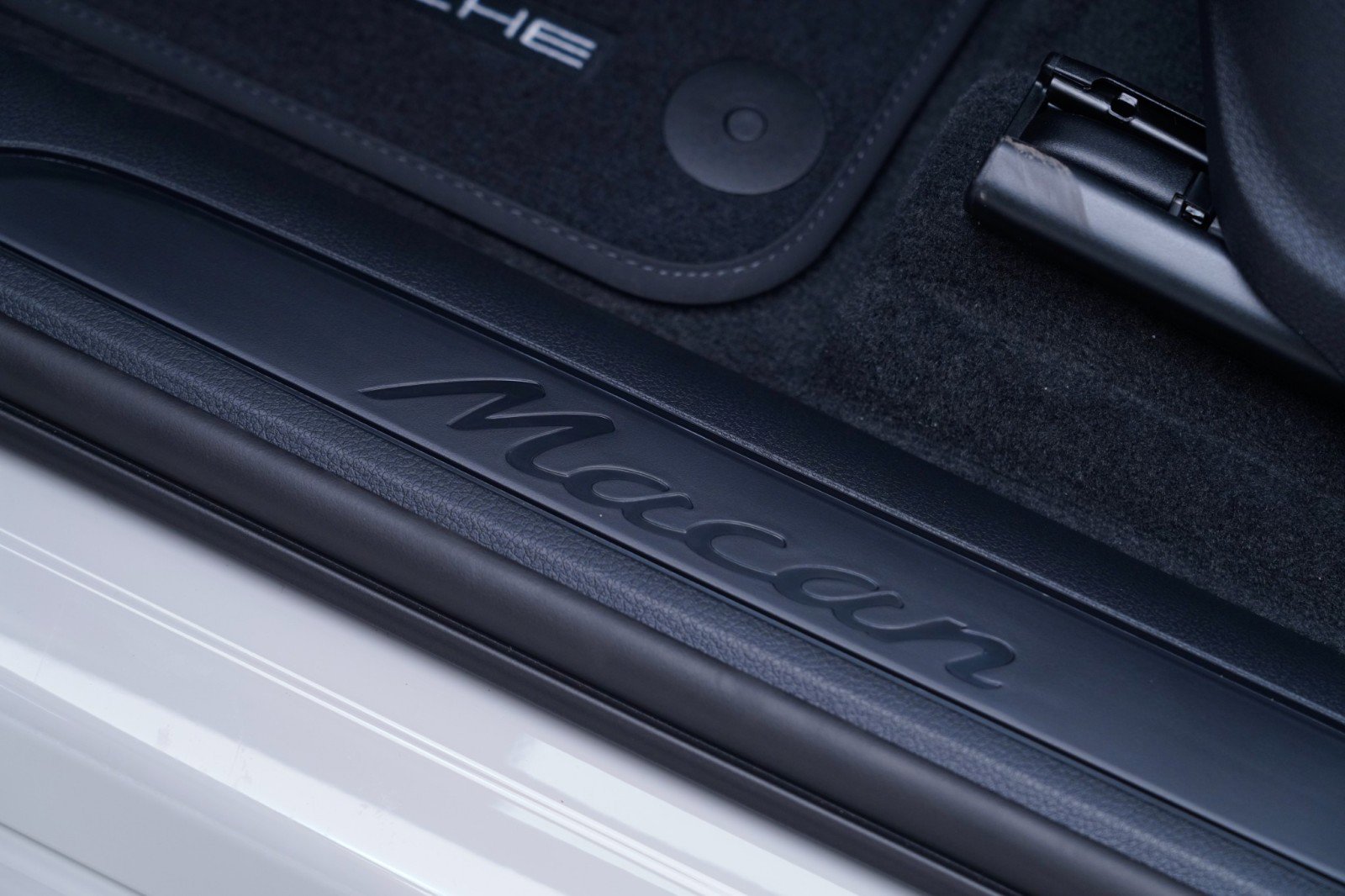 New 2026 Porsche Macan image 14