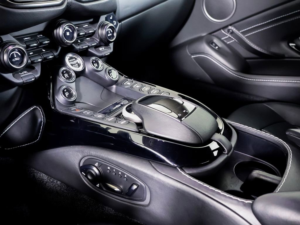 Used 2020 Aston Martin V8 Vantage Coupe RWD image 22