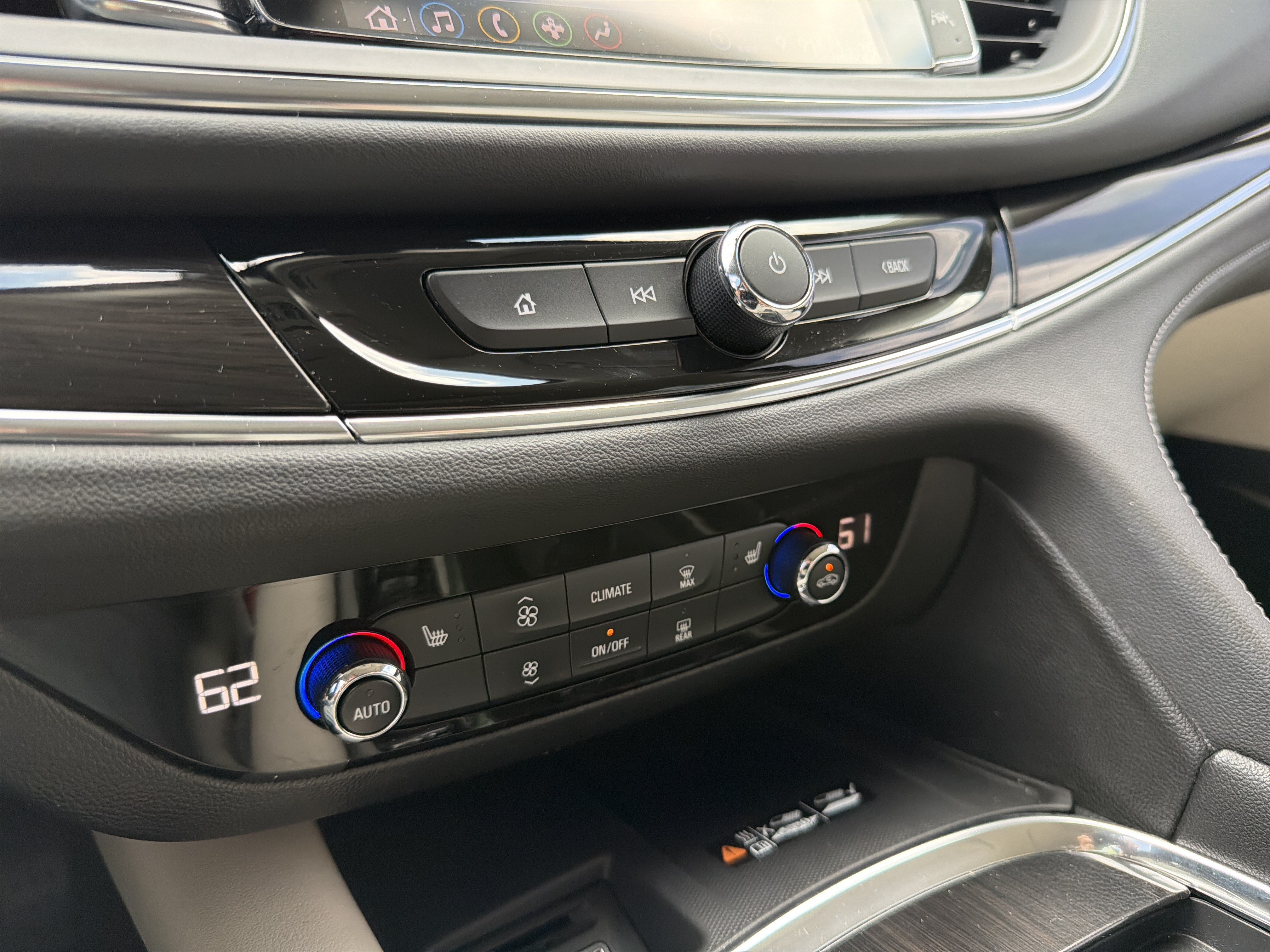 Certified 2023 Buick Enclave Essence w/ Experience Buick Package FWD image 28