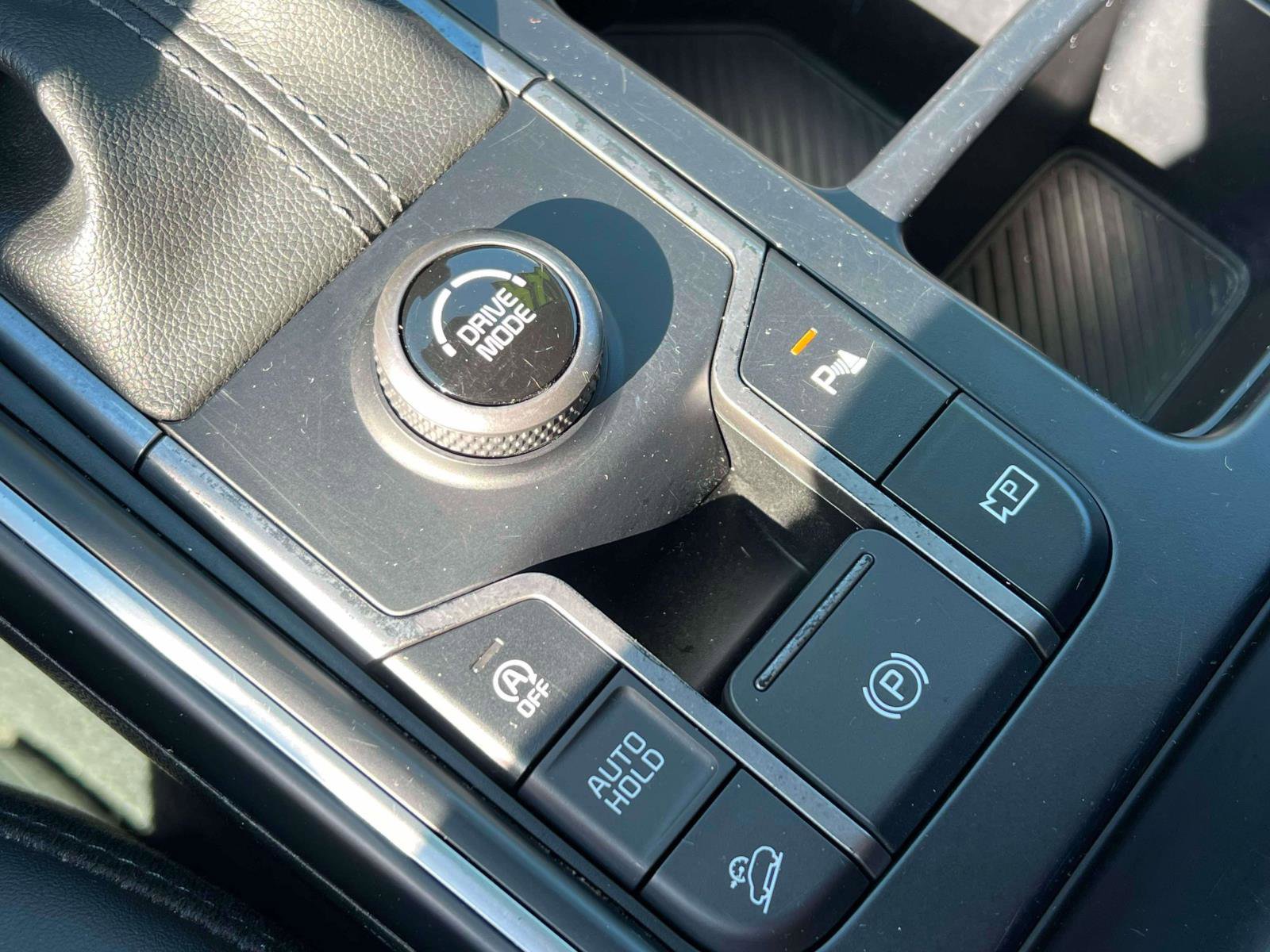 Used 2024 Kia Sorento S image 14