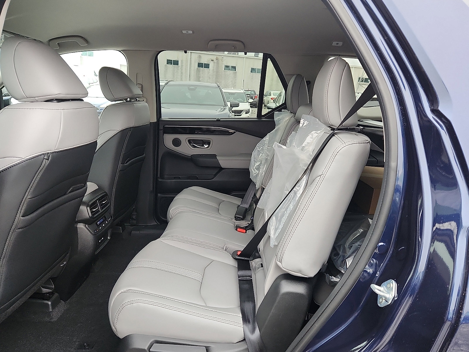 New 2025 Honda Pilot EX-L image 6