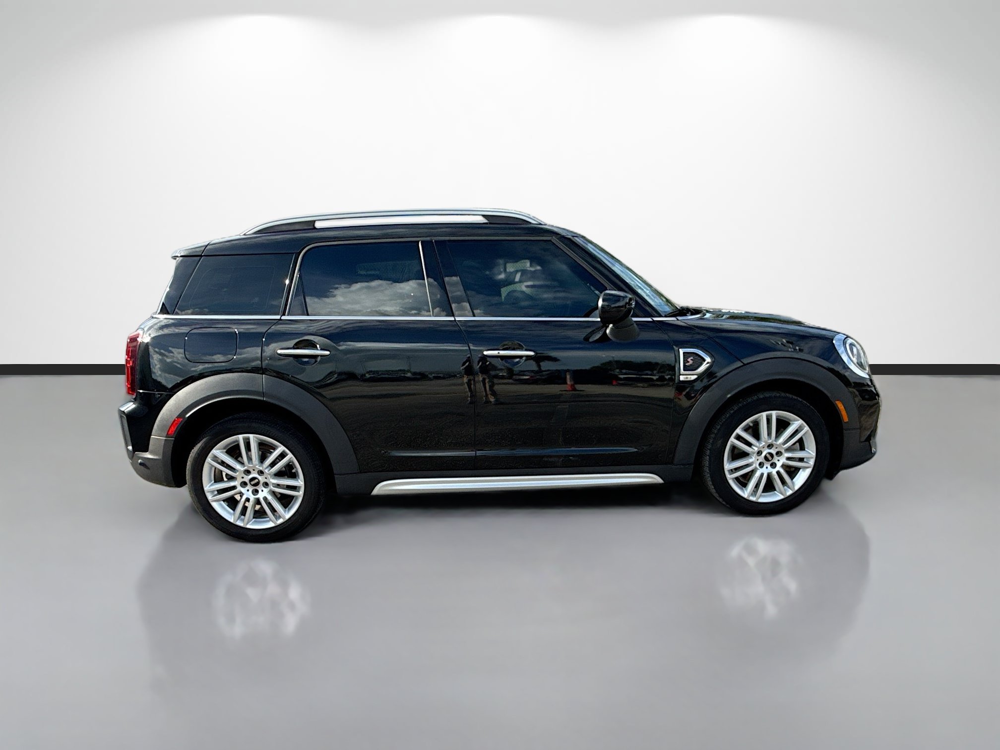 Used 2024 MINI Cooper Countryman S FWD image 2