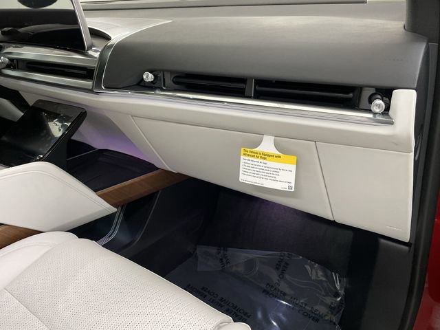 New 2026 Cadillac Vistiq Sport w/ LPO, Floor Liner Package image 27