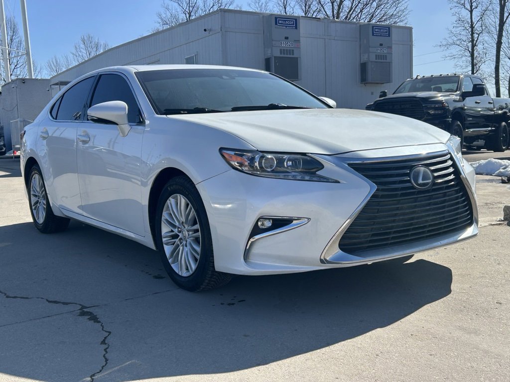 Used 2018 Lexus ES 350 w/ Accessory Package image 4