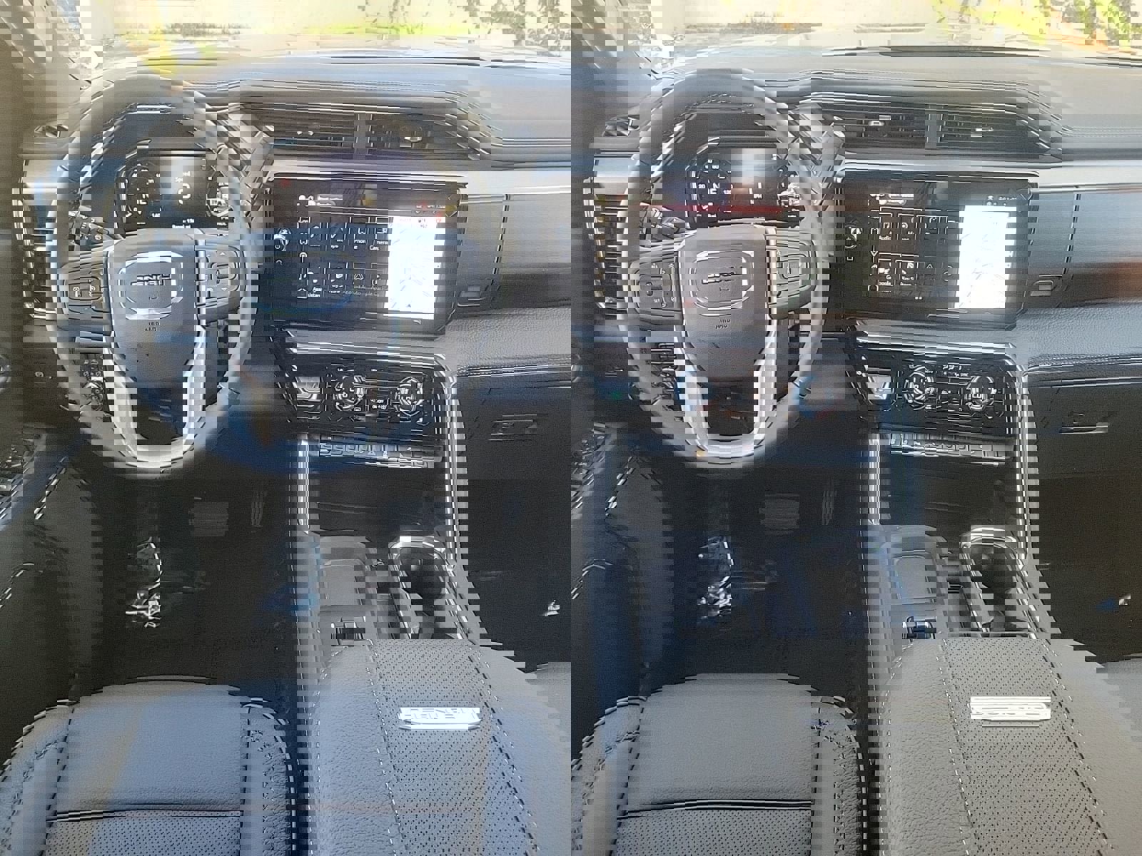 New 2026 GMC Sierra 3500 Denali w/ Denali Reserve Package image 15