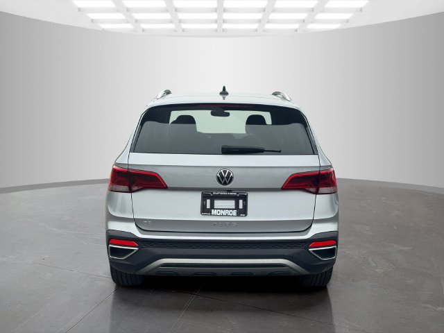 Used 2024 Volkswagen Taos SE FWD image 6