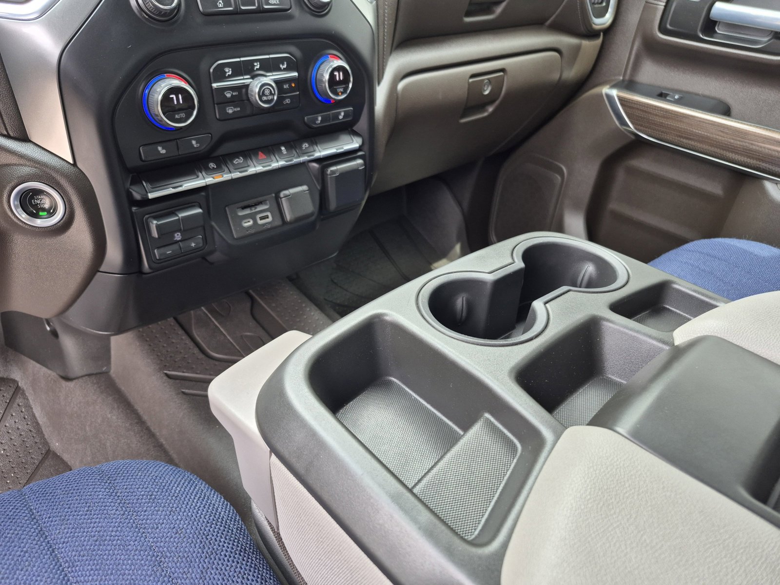 Used 2021 Chevrolet Silverado 1500 LT w/ Convenience Package II AWD/4WD image 12