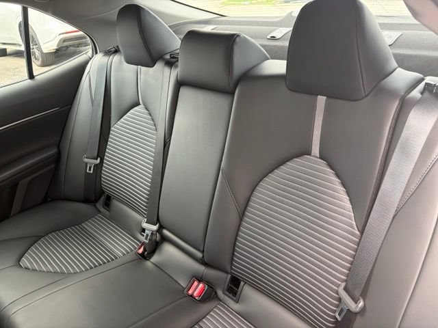 Used 2024 Toyota Camry SE FWD image 27