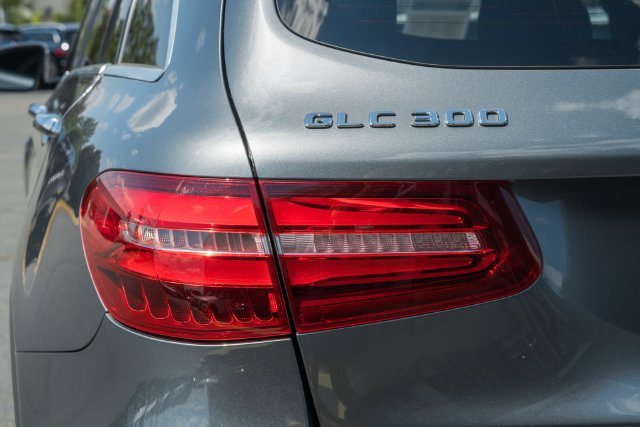 Used 2019 Mercedes-Benz GLC 300 4MATIC image 7