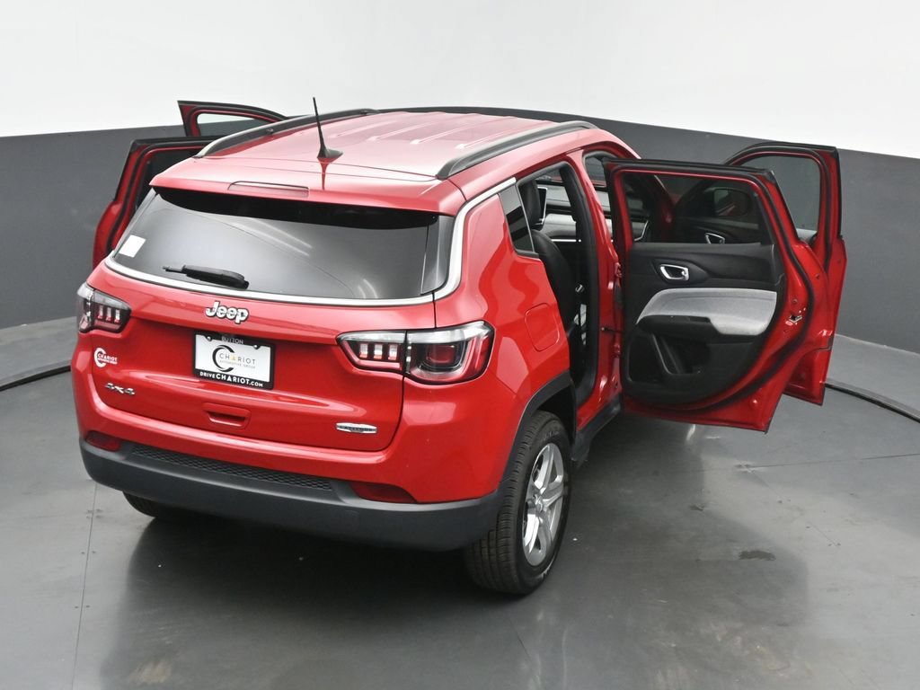 Used 2024 Jeep Compass Latitude AWD/4WD image 63