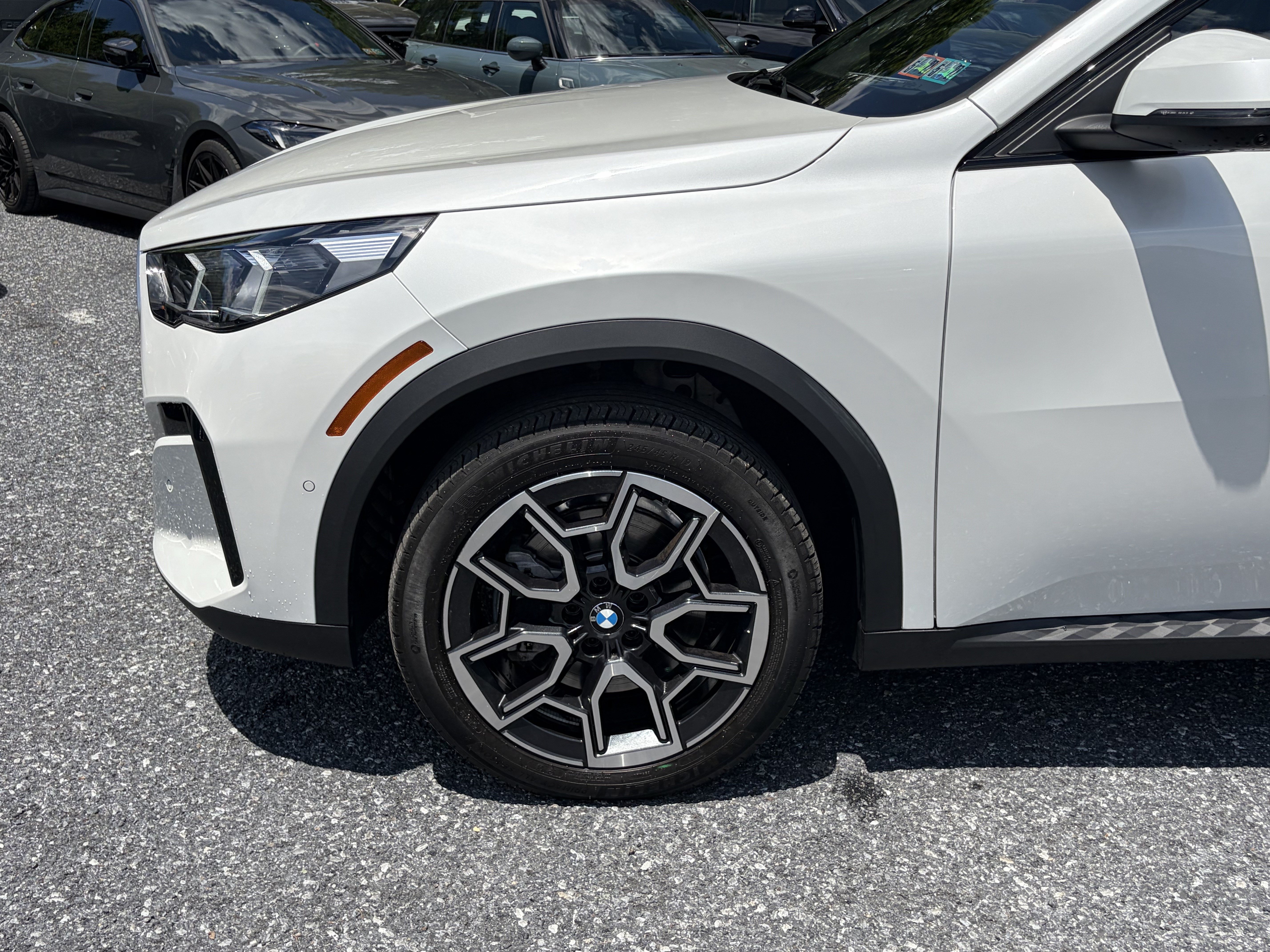 Certified 2025 BMW X2 xDrive28i AWD/4WD image 4