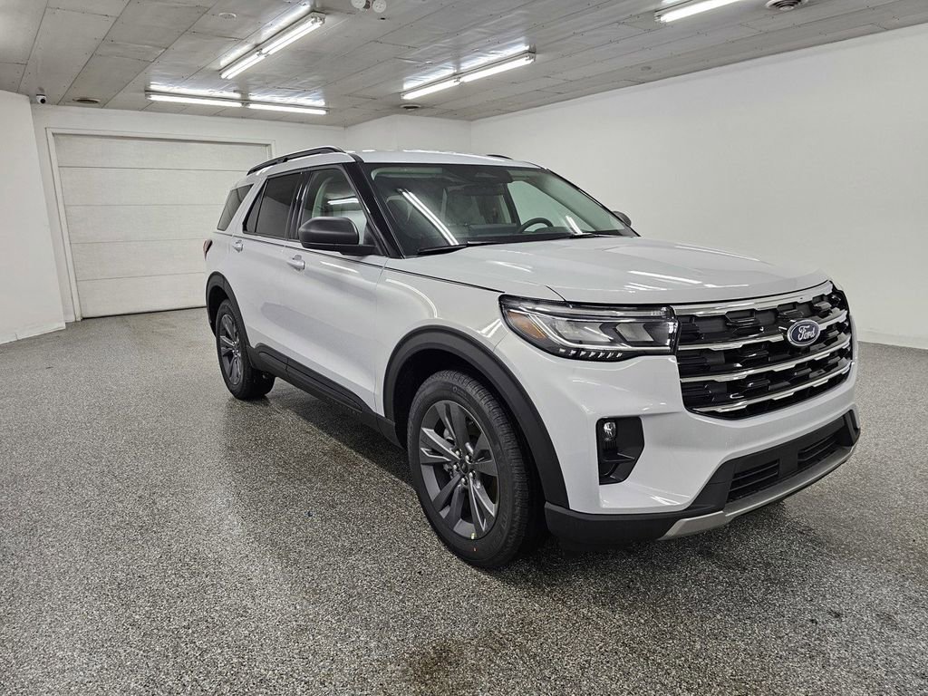 New 2026 Ford Explorer Active w/ Active Comfort Package AWD/4WD image 3
