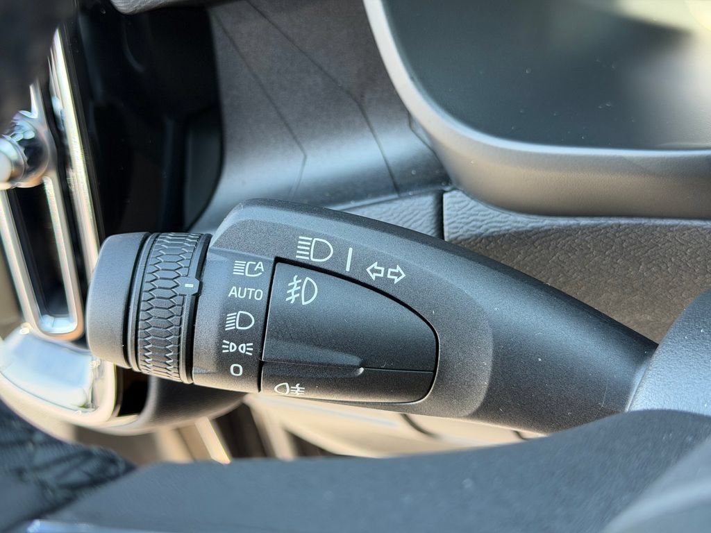 Certified 2023 Volvo C40 P8 Recharge Ultimate AWD/4WD image 38