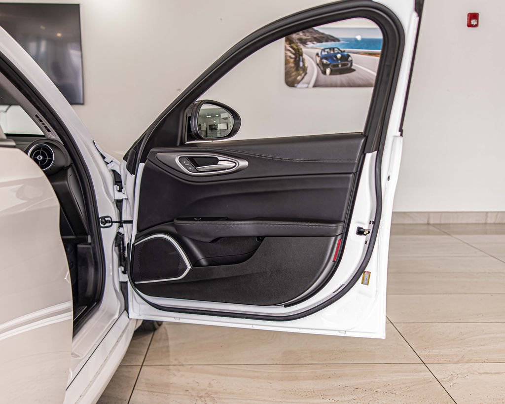 Used 2019 Alfa Romeo Giulia Ti Sport w/ Quick Order Package 22U Sport image 39