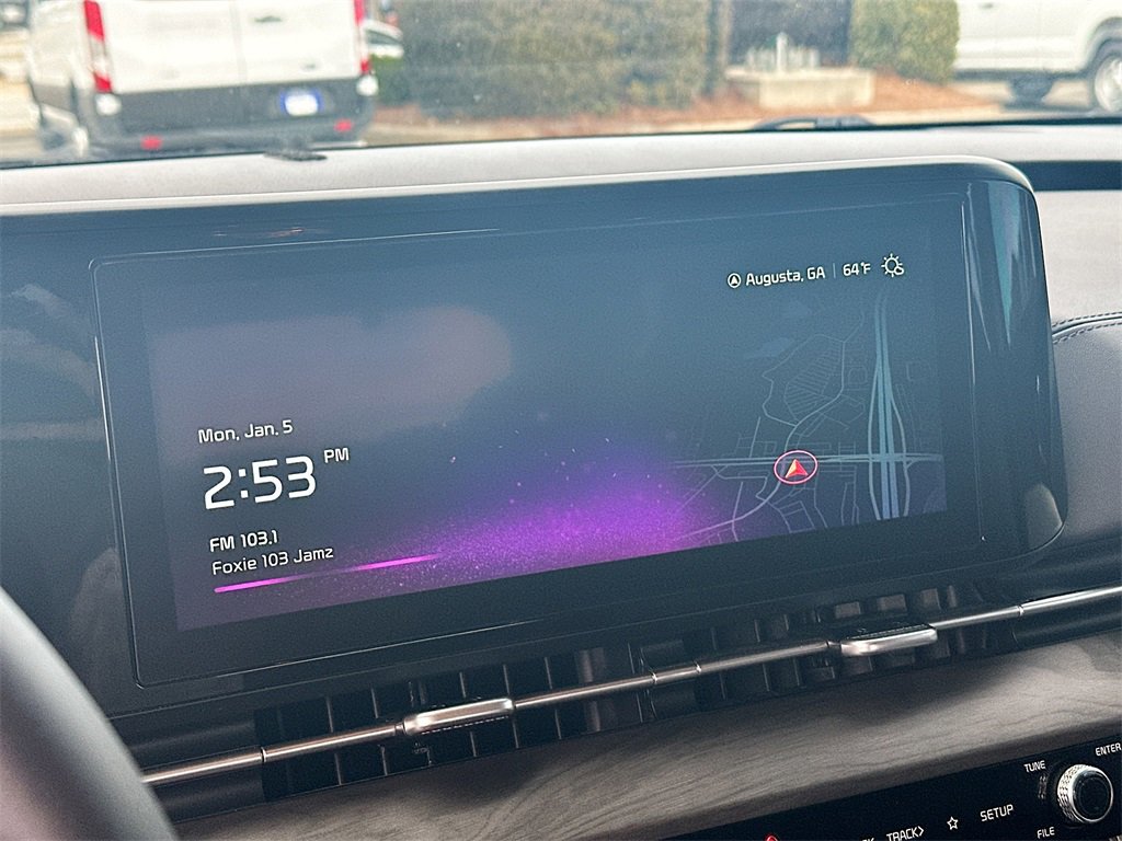 Used 2024 Kia Carnival EX image 13