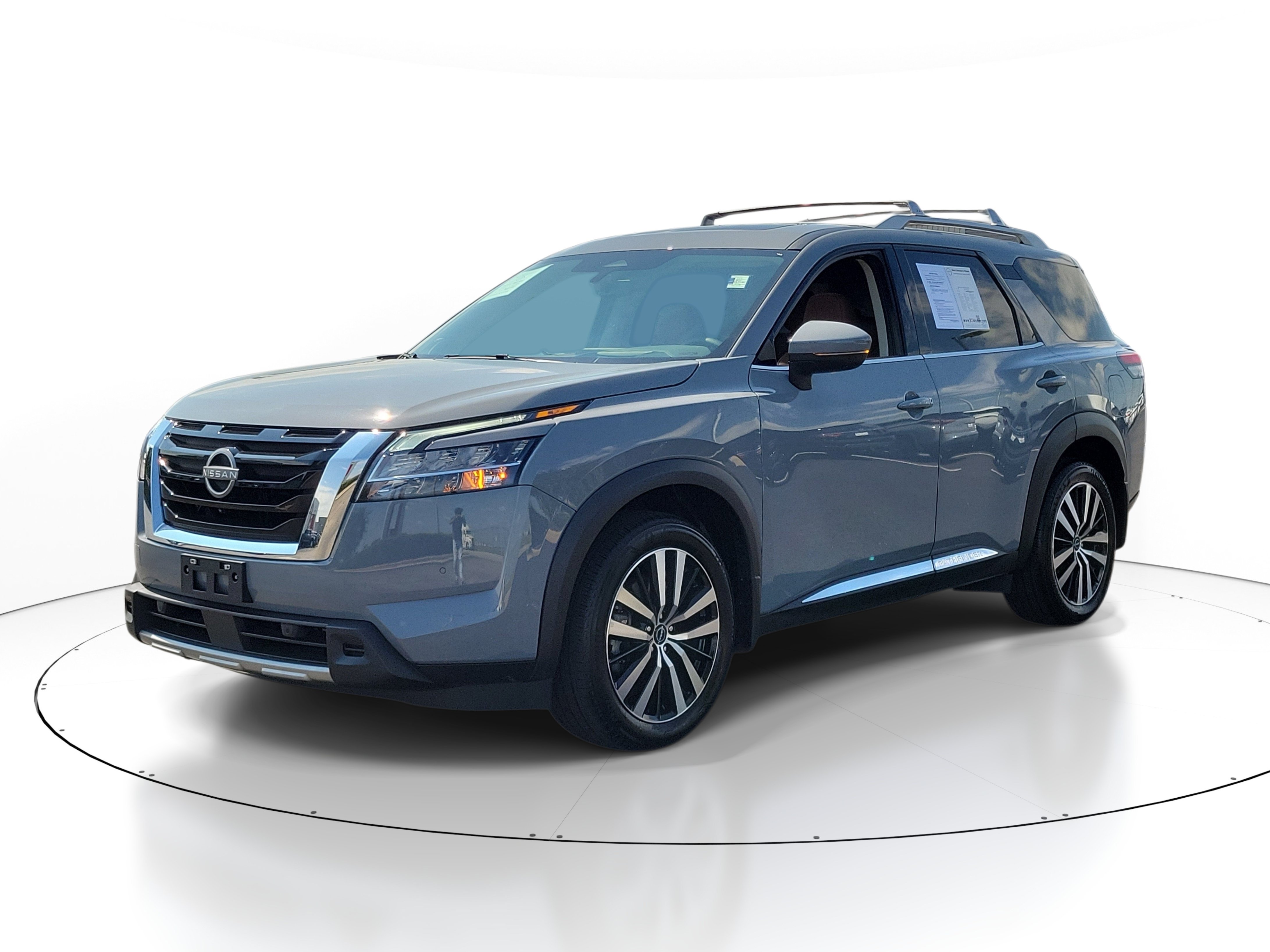 Certified 2024 Nissan Pathfinder Platinum w/ Cargo Package AWD/4WD image 2