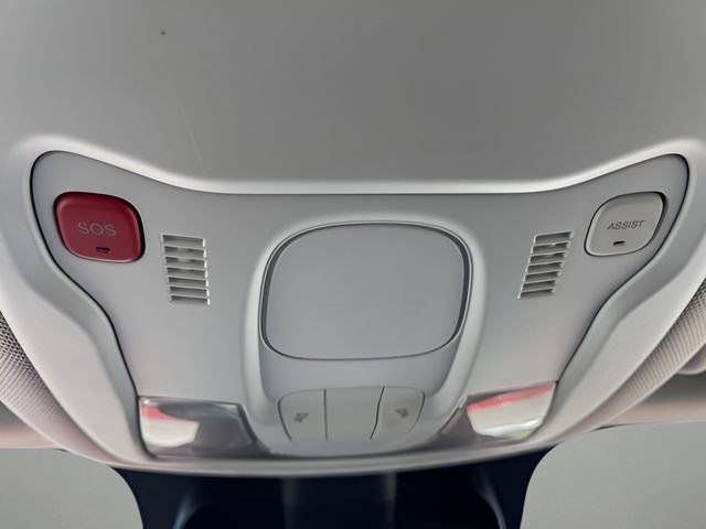 Used 2023 Jeep Renegade Latitude AWD/4WD image 22