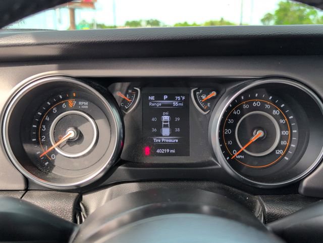 Used 2023 Jeep Gladiator Sport AWD/4WD image 23