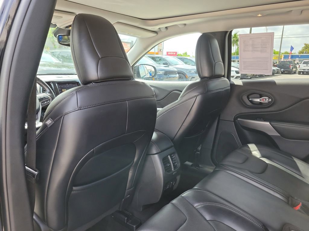 Used 2021 Jeep Cherokee Limited AWD/4WD image 17
