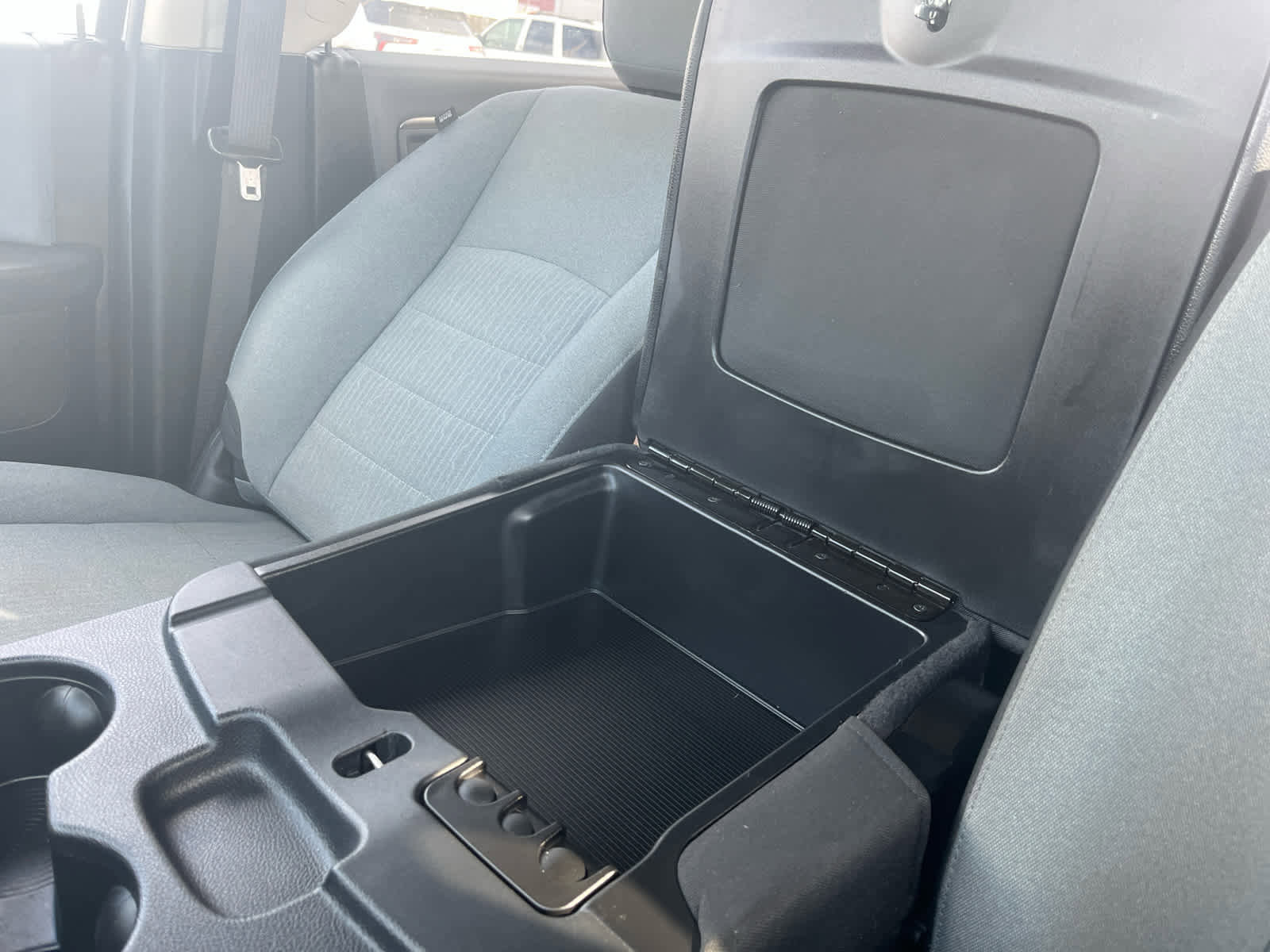 Used 2022 RAM 1500 Classic SLT image 24