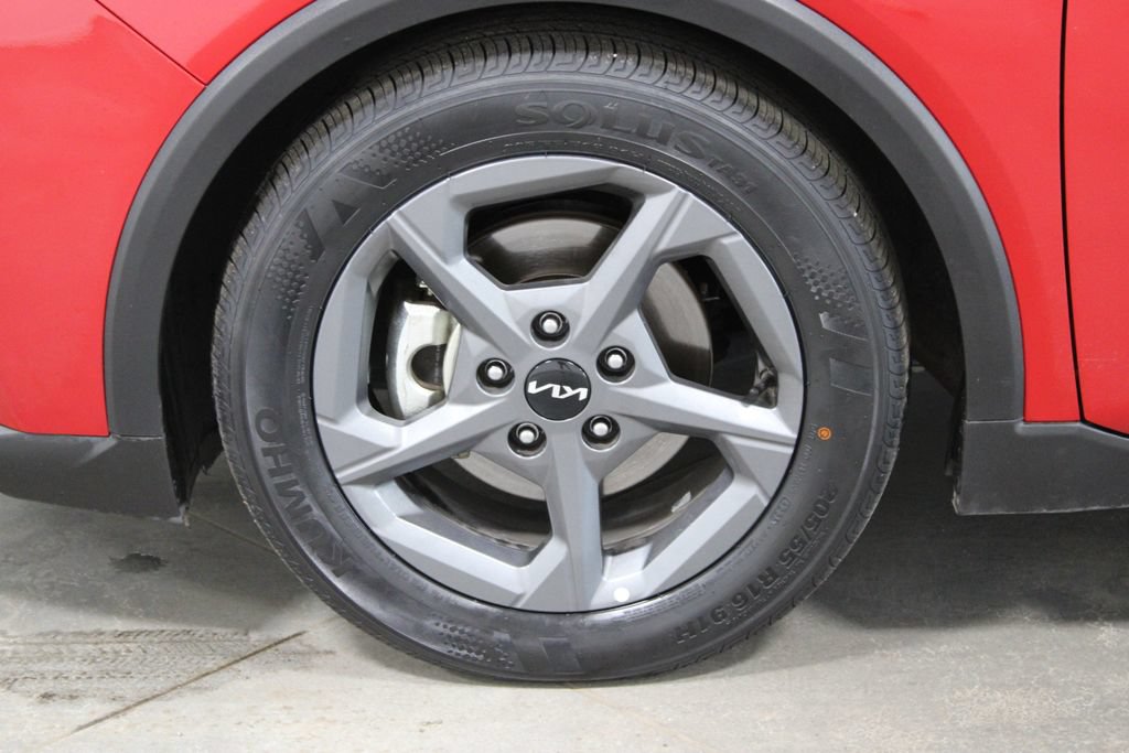 Used 2025 Kia K4 FWD image 17