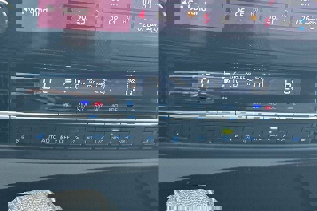 Used 2023 Toyota Sienna XLE image 25