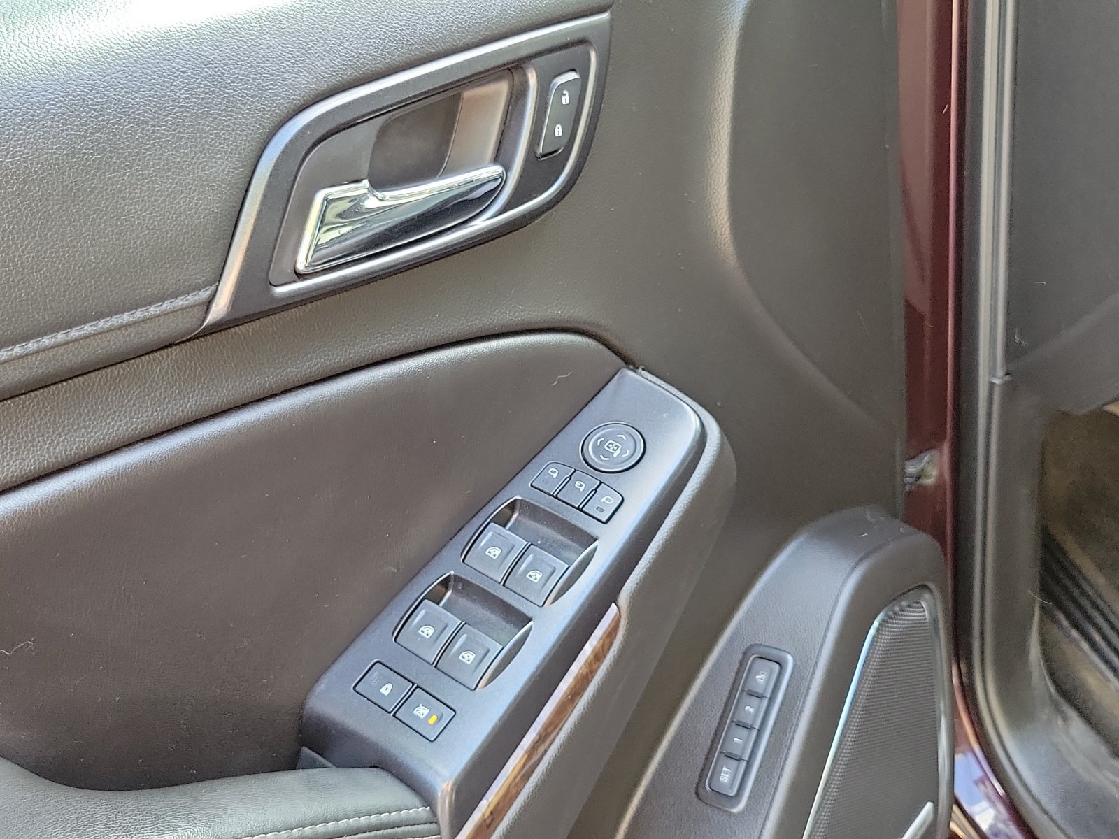 Used 2017 Chevrolet Tahoe LT w/ LT Signature Package AWD/4WD image 8
