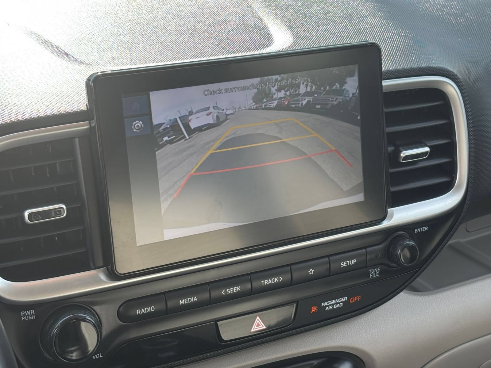 Used 2025 Hyundai Venue SEL FWD image 24