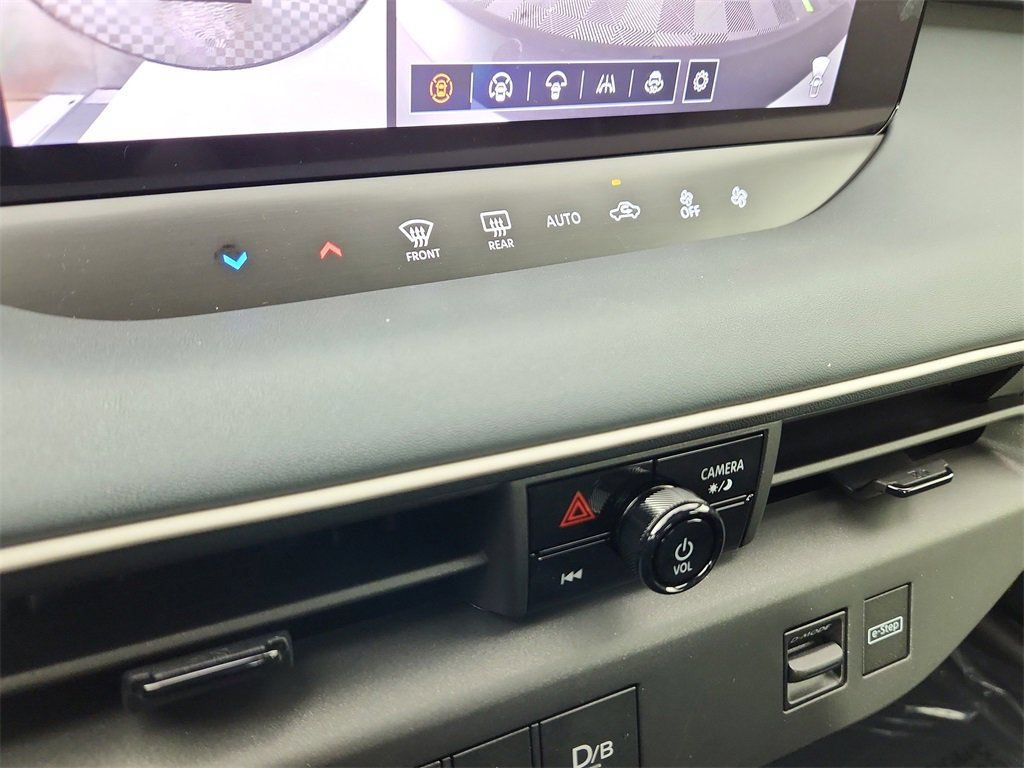 New 2026 Nissan Leaf w/ Floor Mat Package (S+) FWD image 22