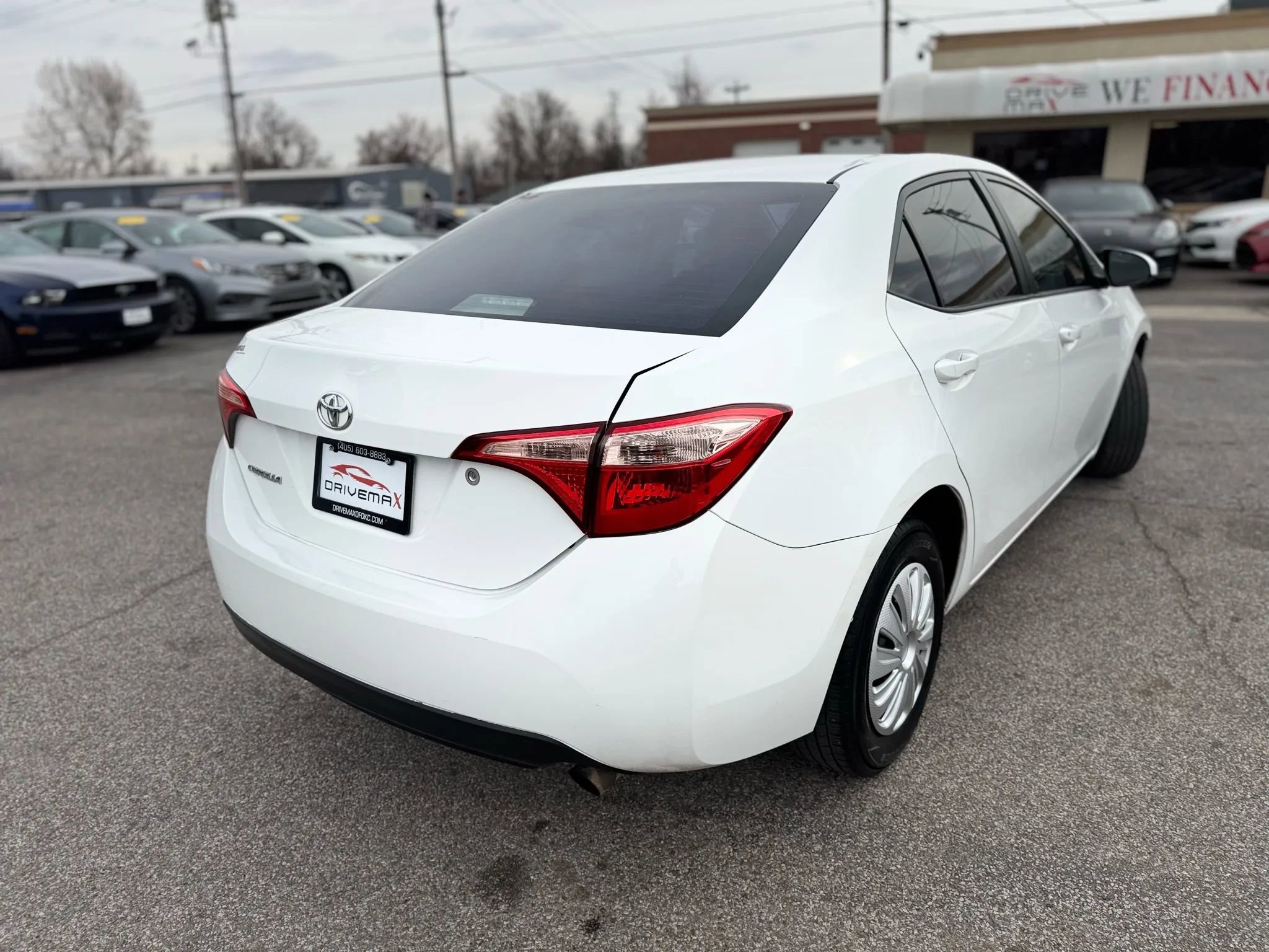 Used 2017 Toyota Corolla L FWD image 3