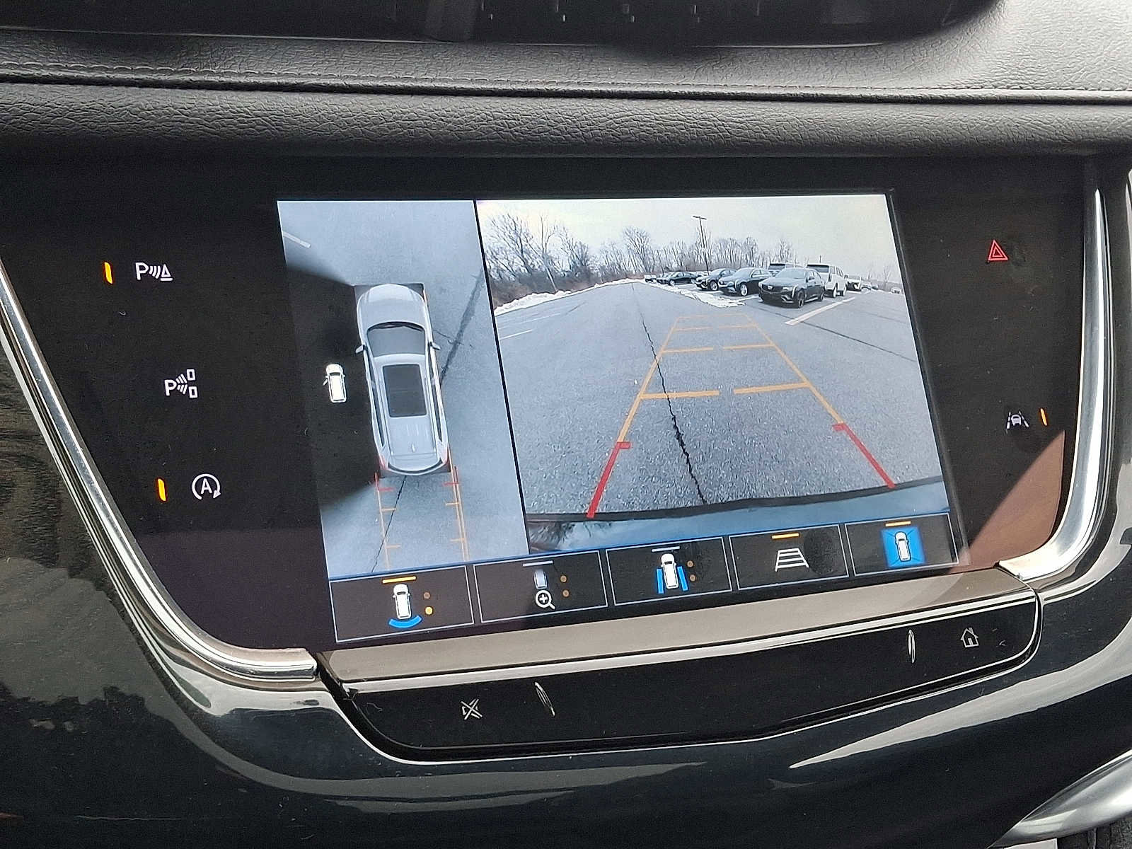 Used 2022 Cadillac XT6 Premium Luxury w/ Technology Package image 21