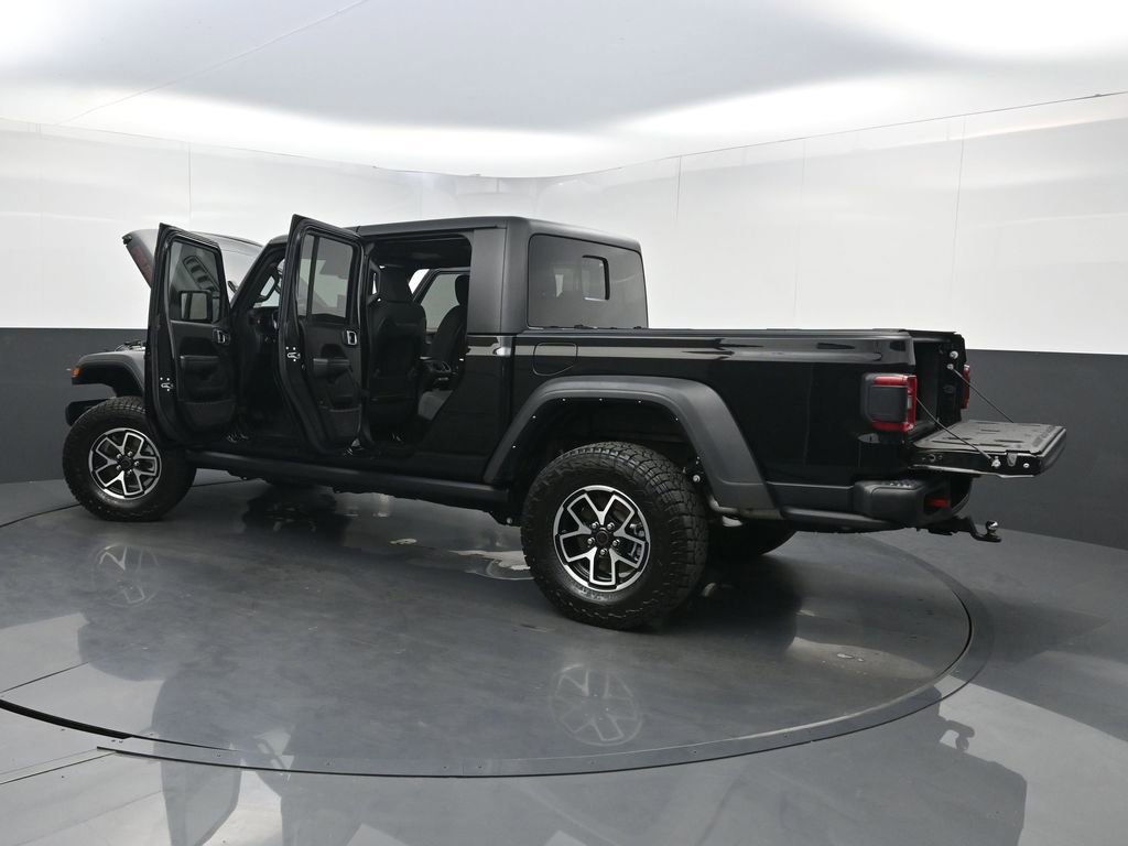 Used 2024 Jeep Gladiator Rubicon image 39