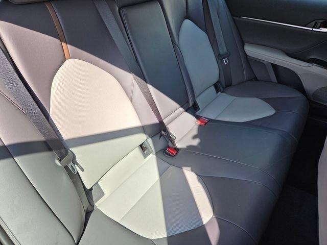 Used 2020 Toyota Camry XLE FWD image 6