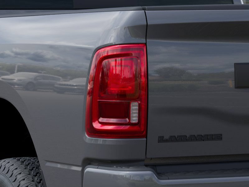 New 2026 RAM 2500 Laramie AWD/4WD image 9