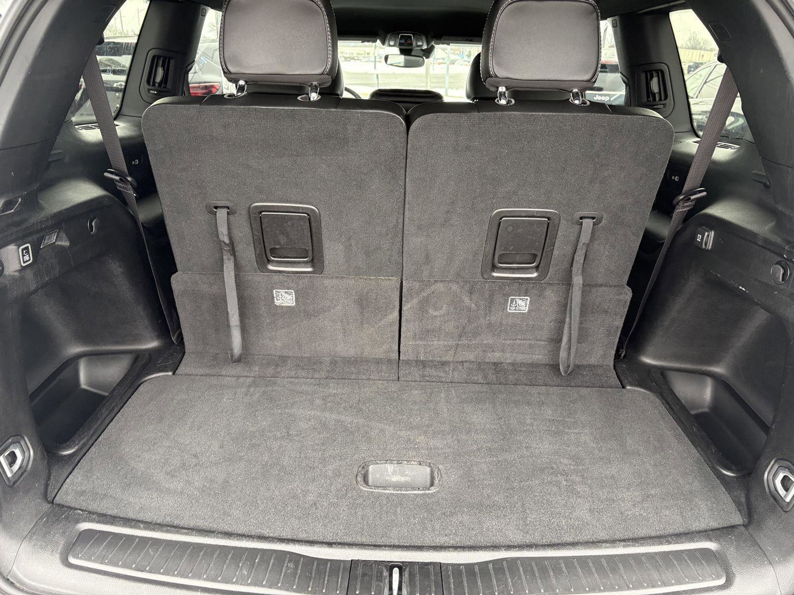 Used 2024 Jeep Grand Cherokee L Laredo image 29