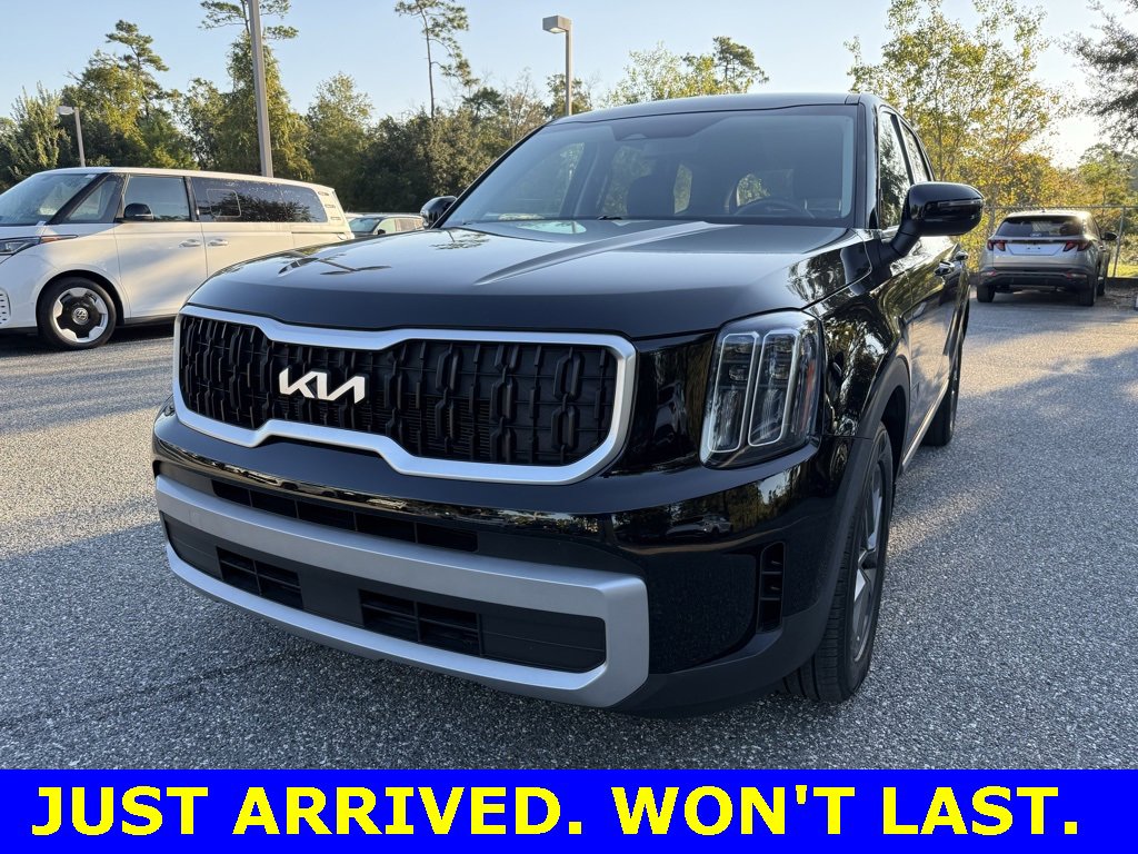 Used 2023 Kia Telluride LX