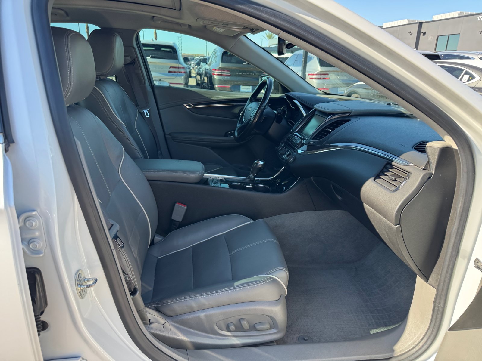 Used 2017 Chevrolet Impala Premier w/ Enhanced Convenience Package FWD image 19