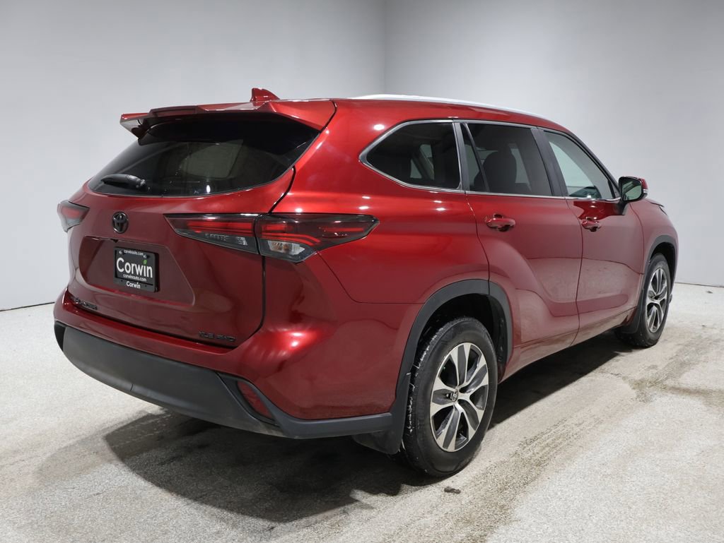Used 2024 Toyota Highlander XLE video 2