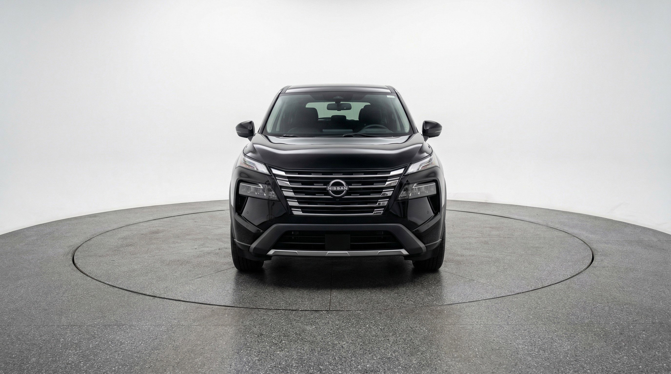 Used 2025 Nissan Rogue SV image 2