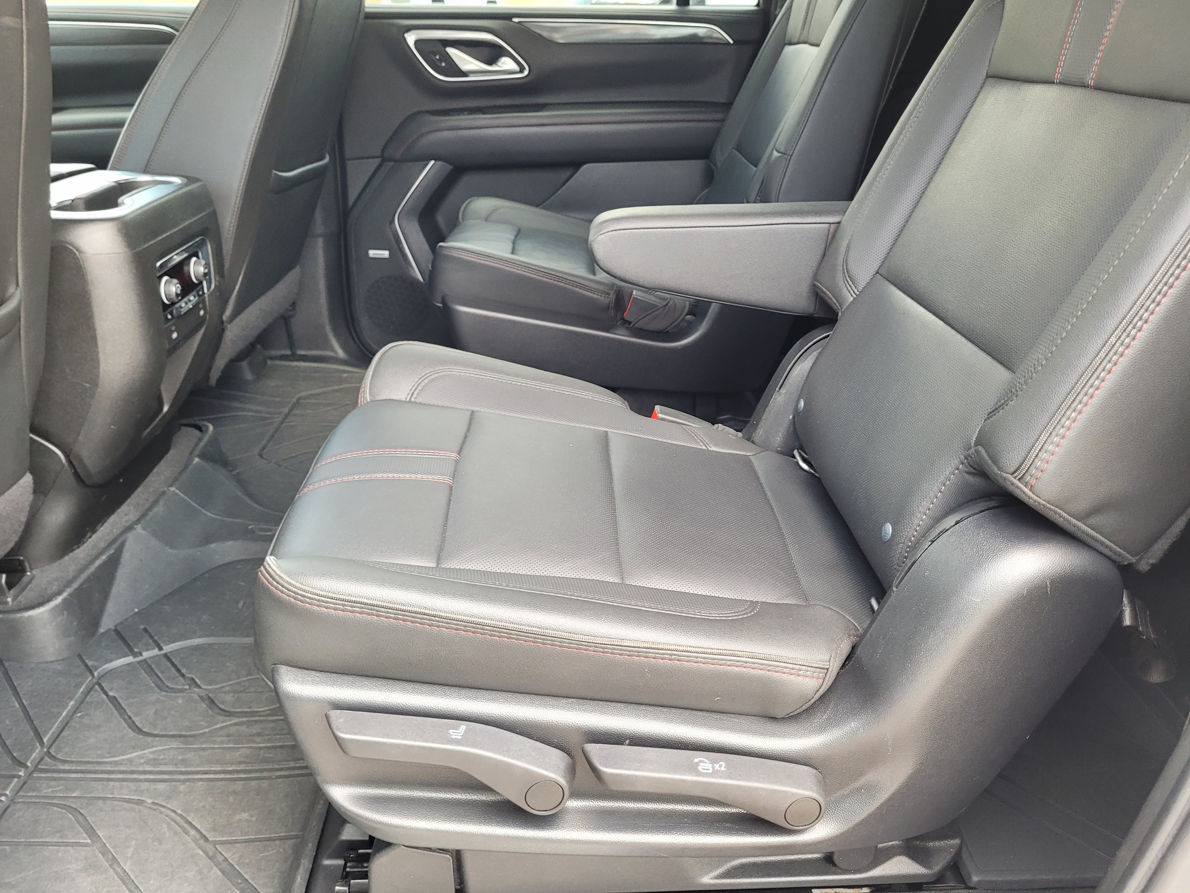 Used 2022 Chevrolet Suburban RST w/ Sport Performance Package AWD/4WD image 25