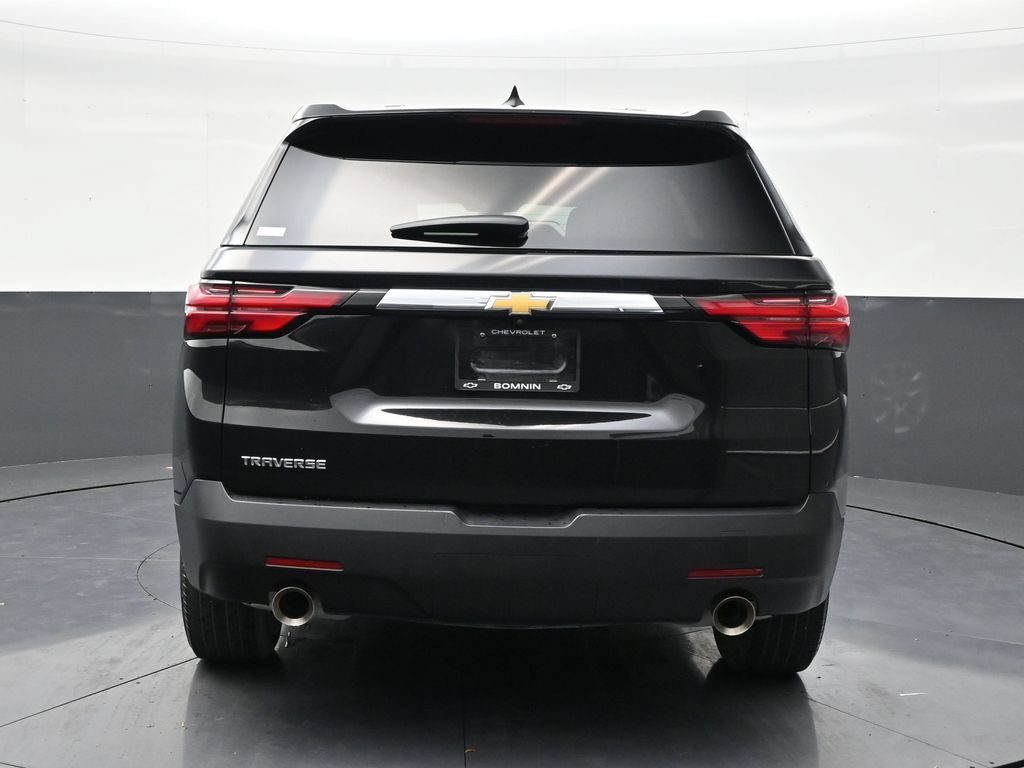 Used 2022 Chevrolet Traverse LS FWD image 4