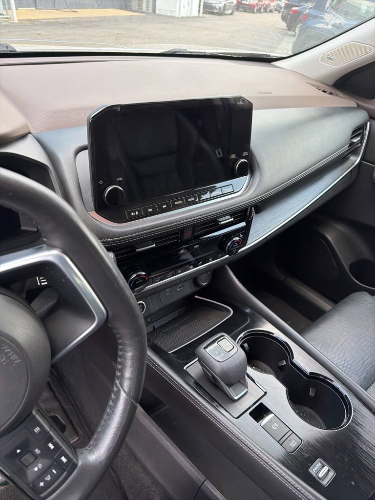 Used 2021 Nissan Rogue Platinum FWD image 13
