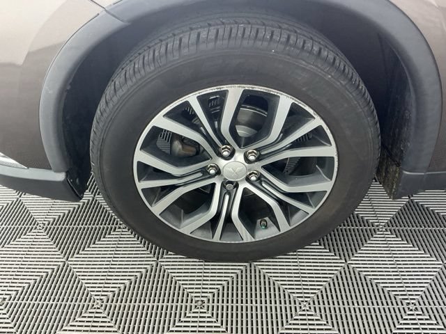 Used 2016 Mitsubishi Outlander SE FWD image 16
