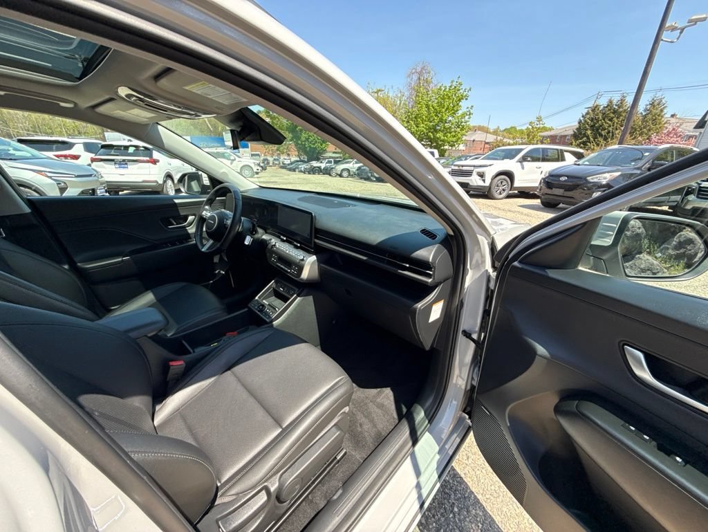Certified 2024 Hyundai Kona Limited FWD image 17